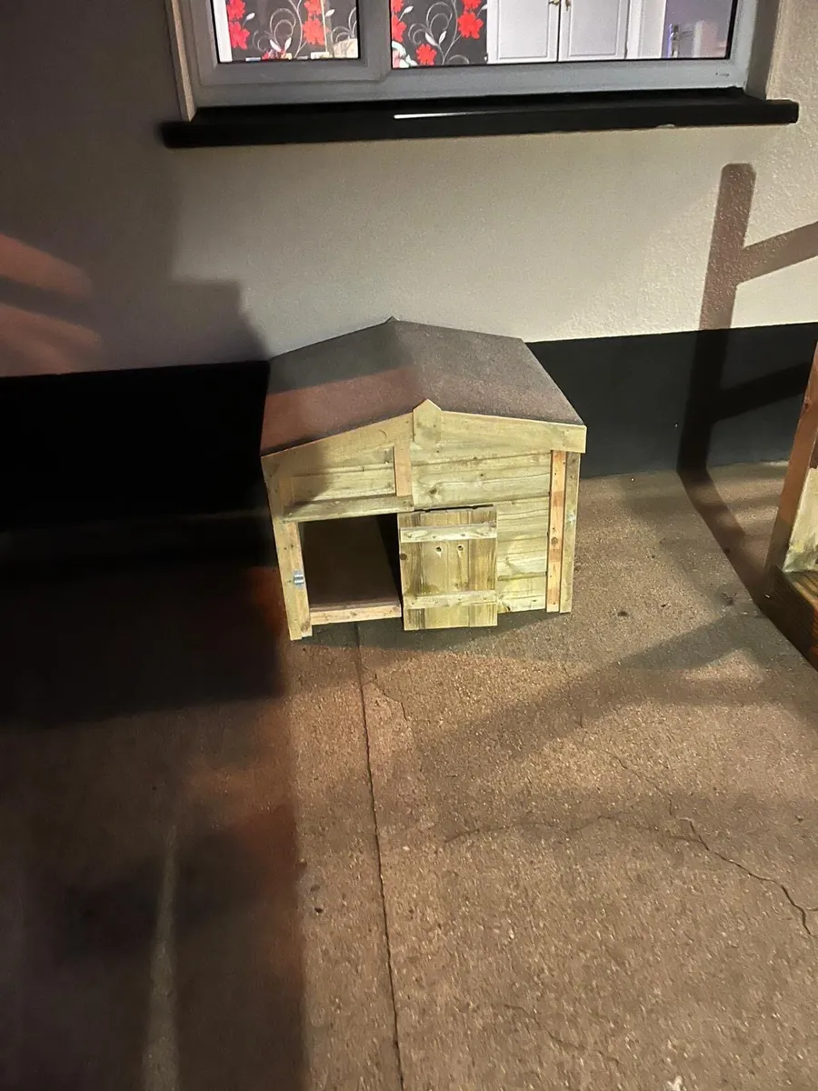 Timber dog house - Image 3