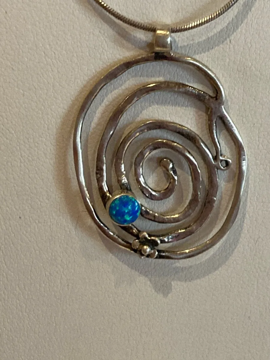 Sterling Silver pendant and chain - Image 2