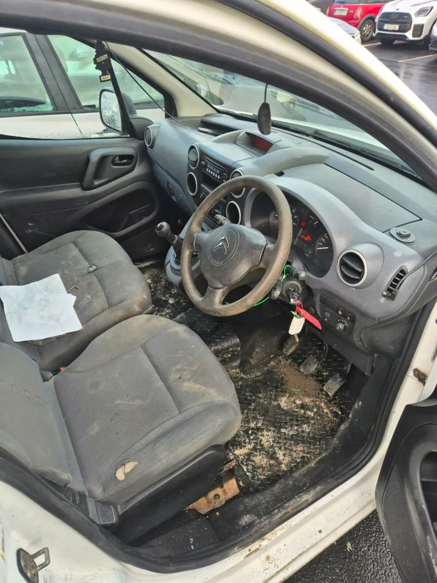 151 Citroen berlingo Need gone - Image 4