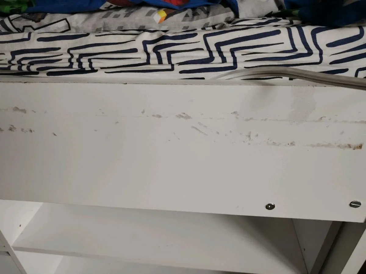 Mid sleeper & fishtank - Image 3