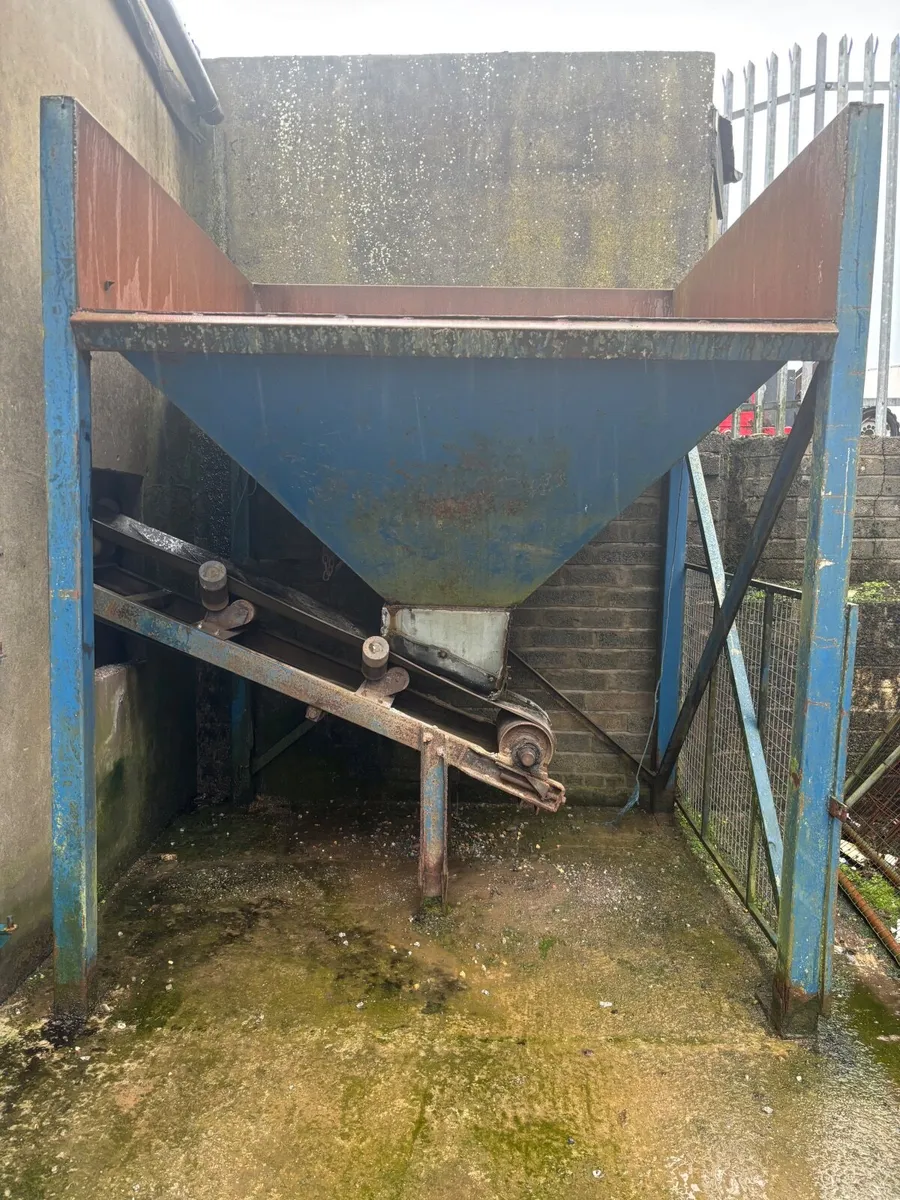 Bagging plant and sealer - Image 3