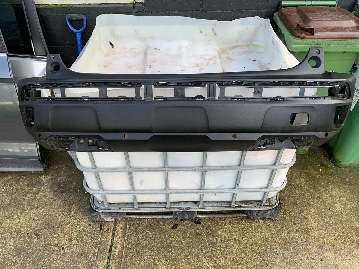 Hyundai kona headlight Peugeot 3008 2022 rear bump - Image 3