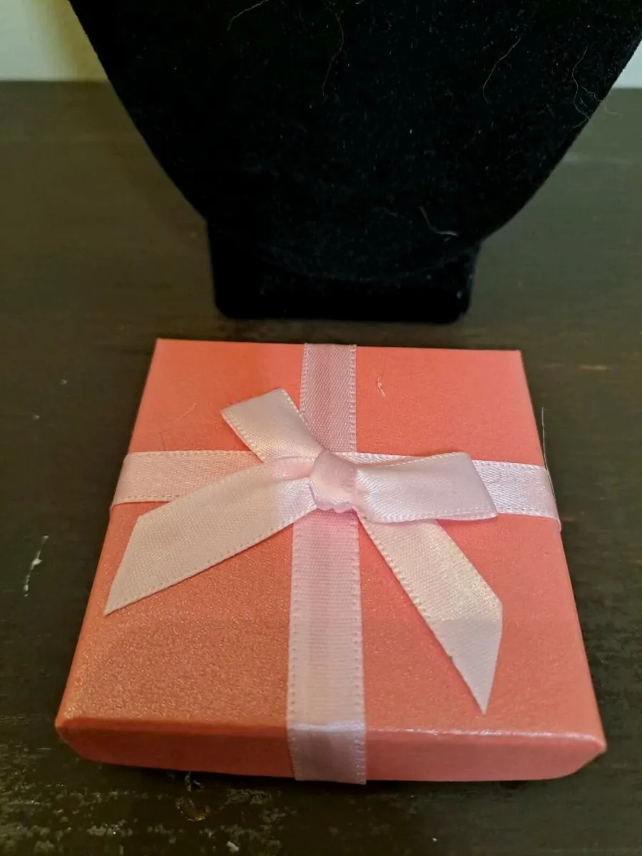 Rose Quartz Point Necklace Gift Boxed - Image 2