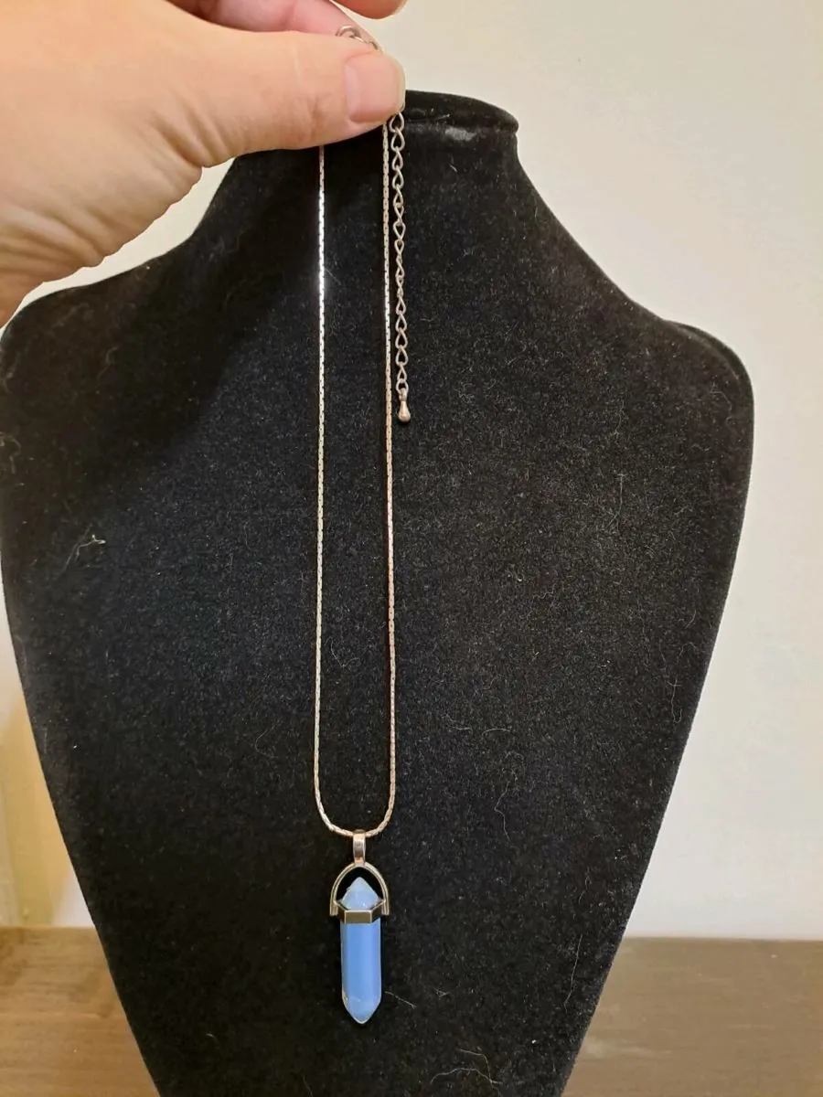 Blue Crystal Point Necklace Gift Boxed - Image 2