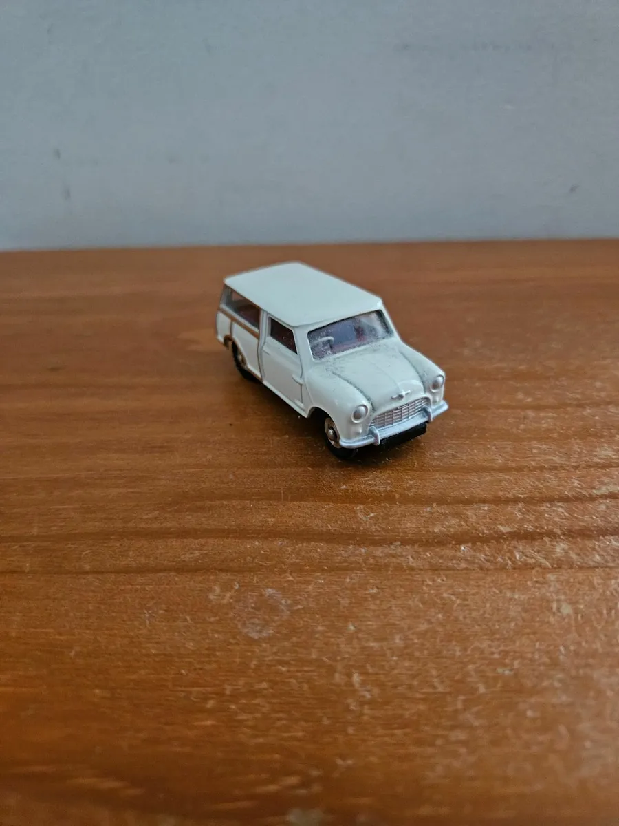 Corgi Atlas Mini - Image 3