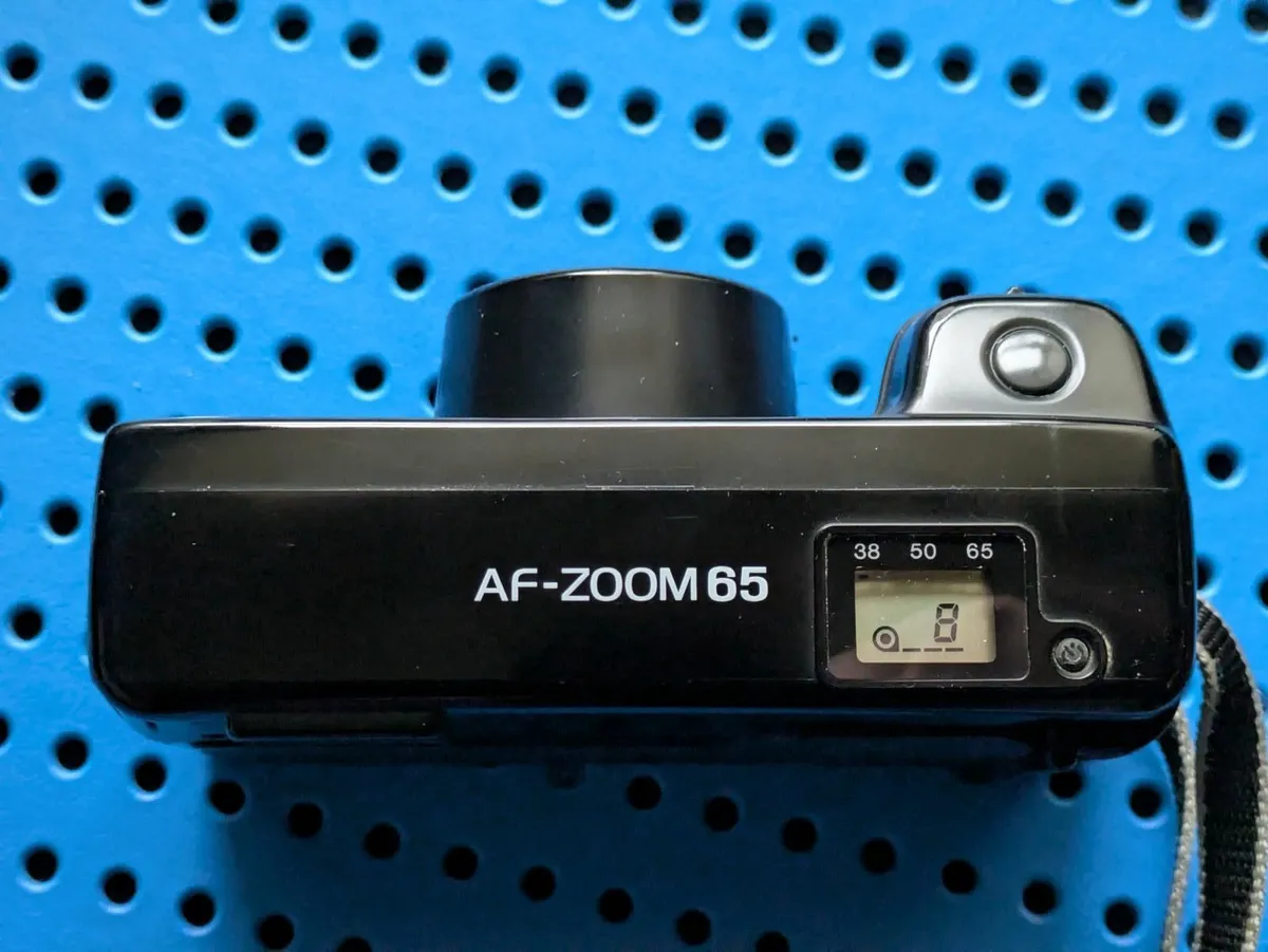 Minolta zoom 65 point& shoot film camera - Image 2