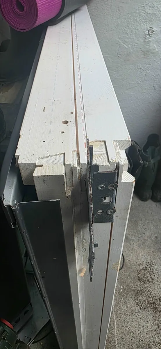 Velux Center Pivot Windown - Image 2