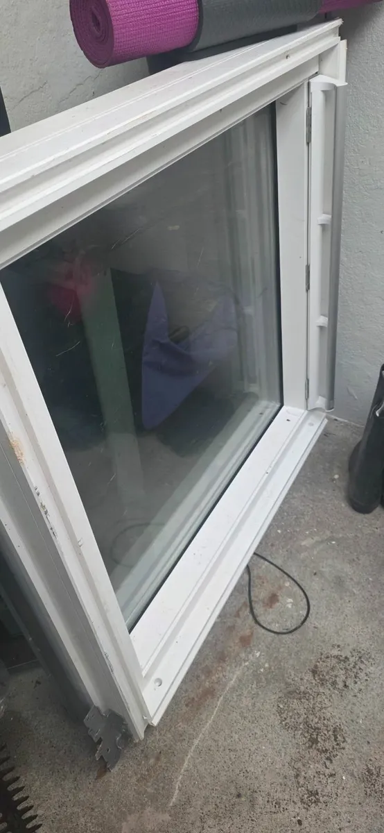 Velux Center Pivot Windown - Image 1