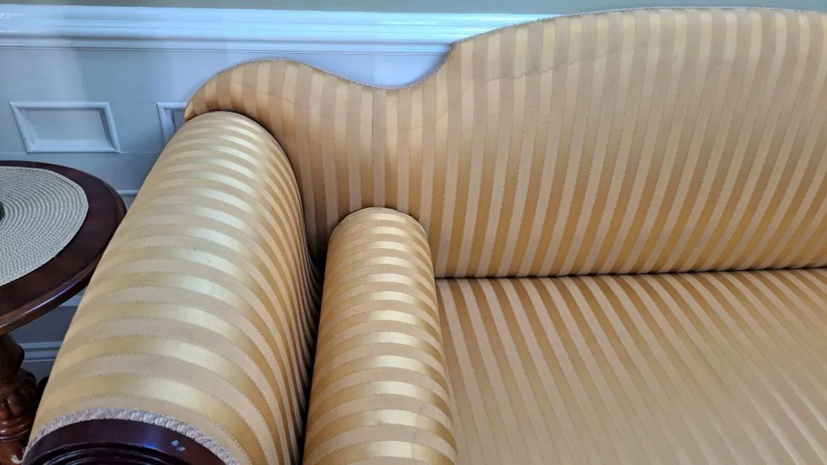 Large antique sofa - Image 4