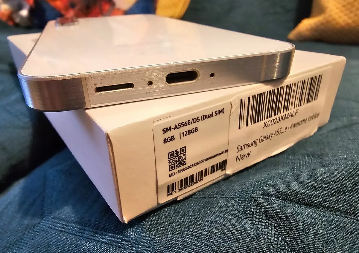 Two Samsungs - Image 3