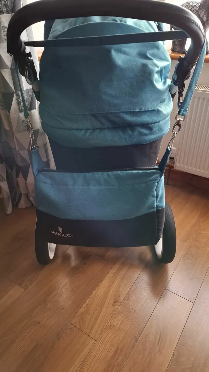Venicci pram + nappy bag - Image 2