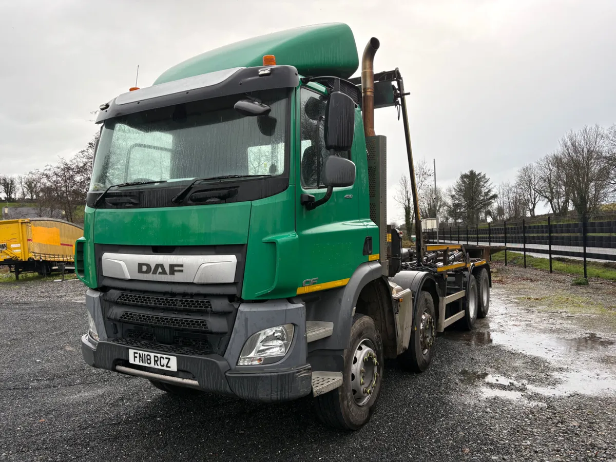 2018 DAF CF 450 8x4 Hookloader - Image 1