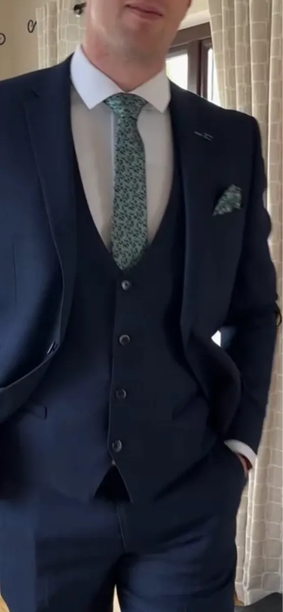 Men’s Suits - Image 3