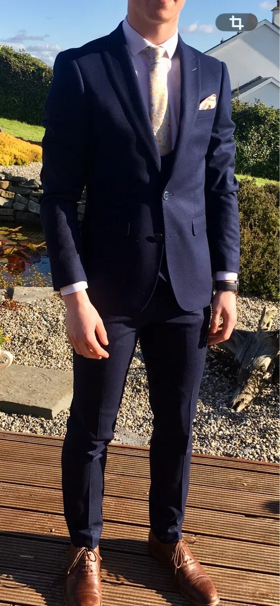 Men’s Suits - Image 4