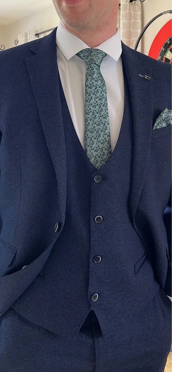Men’s Suits - Image 2