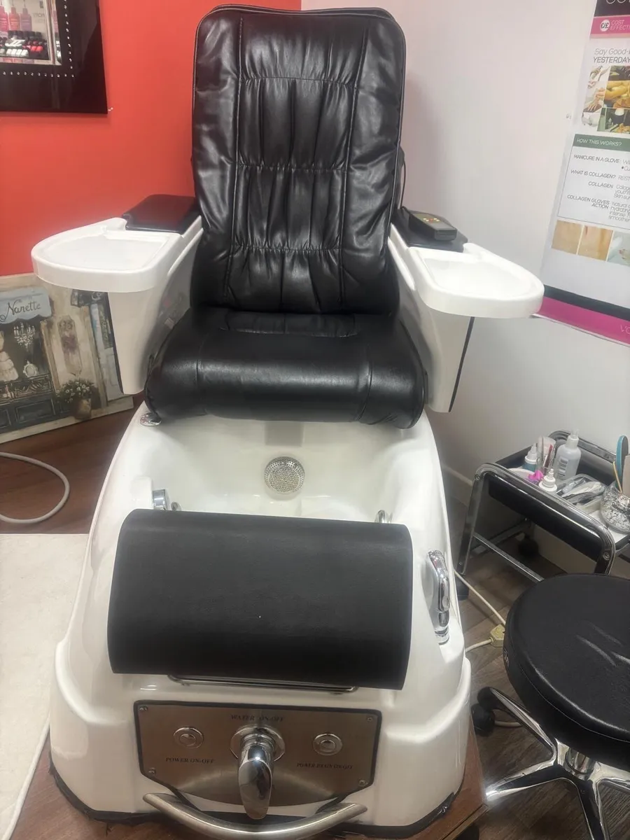 Pedicure chair nail station - Image 3