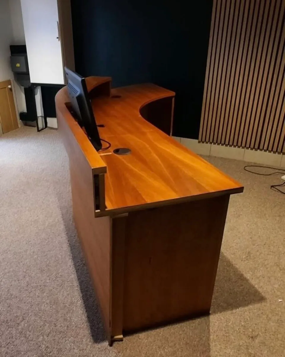Reception Desk - Image 2