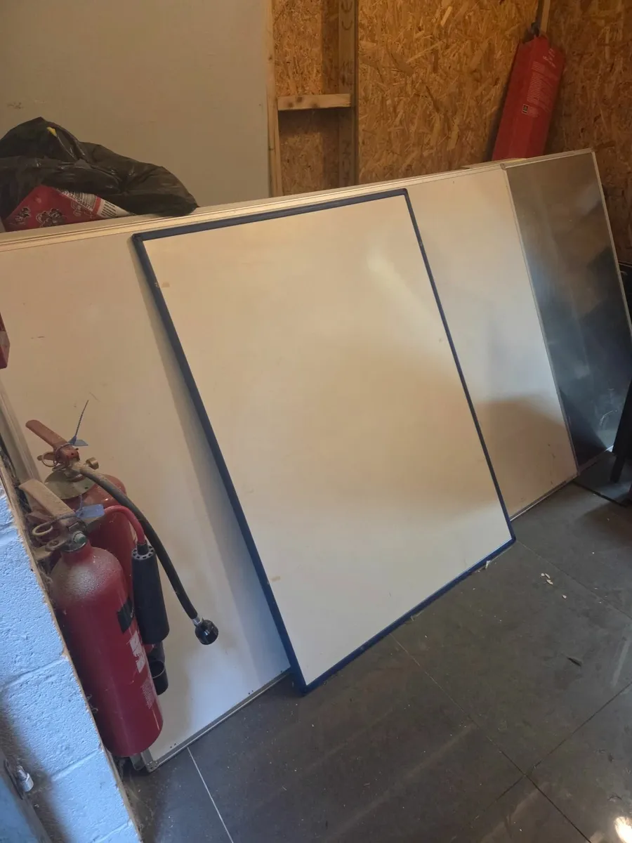 4 office whiteboard to give away for free