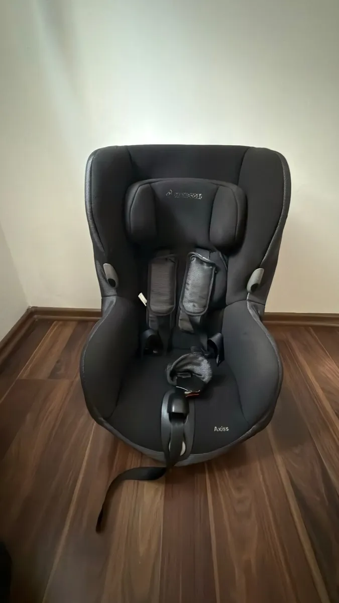 Axis Maxi Cosi car seat 9-18kg , 90 degree rotate - Image 1