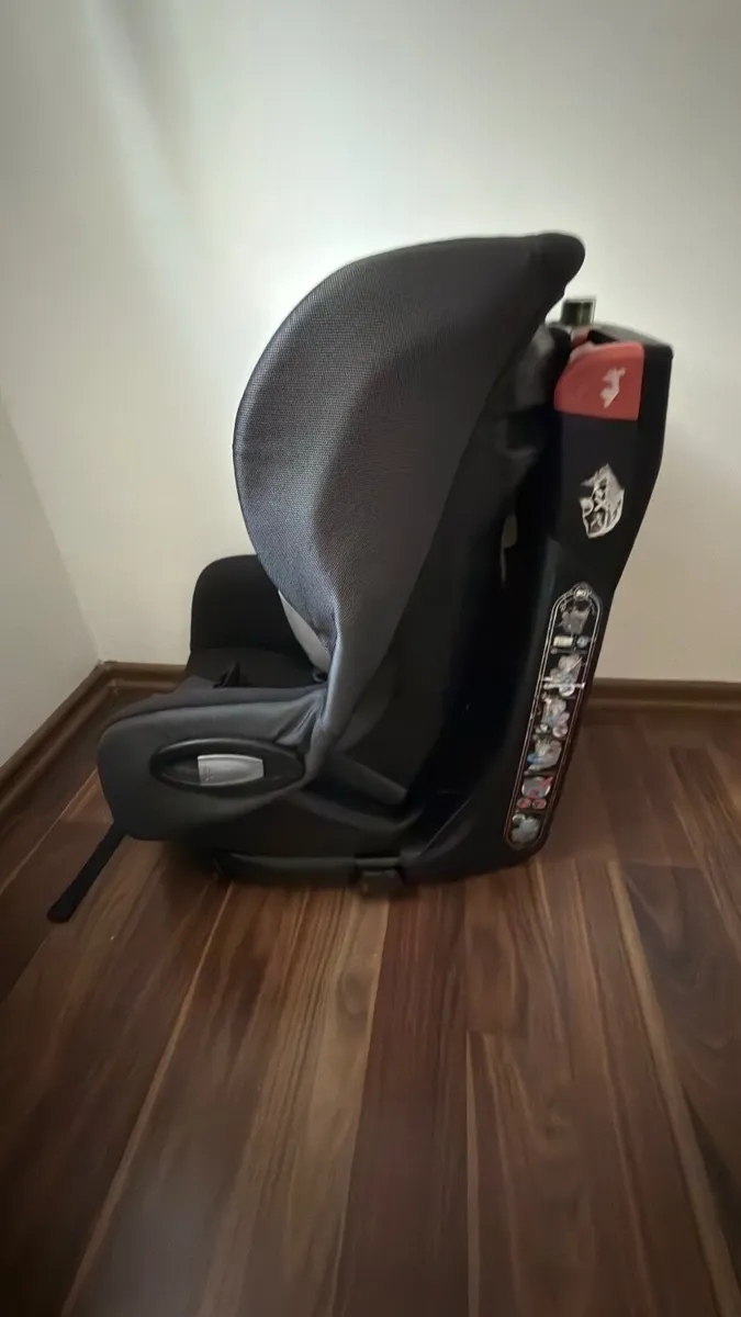 Axis Maxi Cosi car seat 9-18kg , 90 degree rotate - Image 2