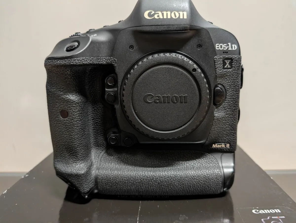 Canon EOS - 1DX Mark II  -Less then 97k Clicks - Image 3