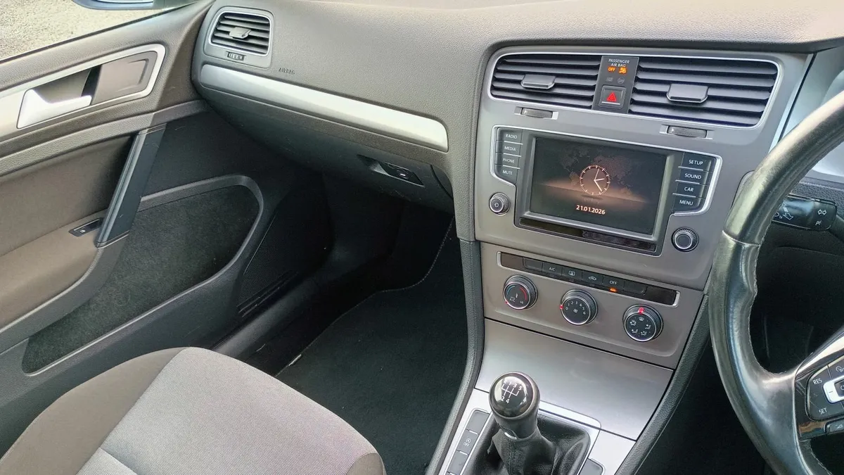 VW Golf Commercial 1.6 TDI | VAT Included In Price - Image 4