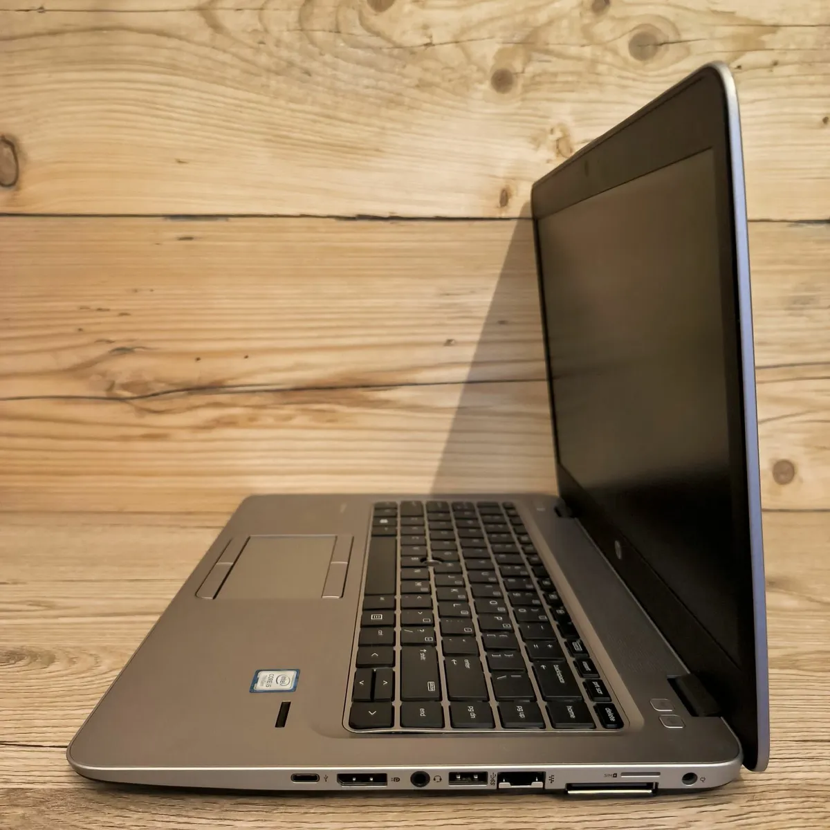 HP EliteBook / Fast Intel I5 7th Gen / 8Gb DDR4/ - Image 2