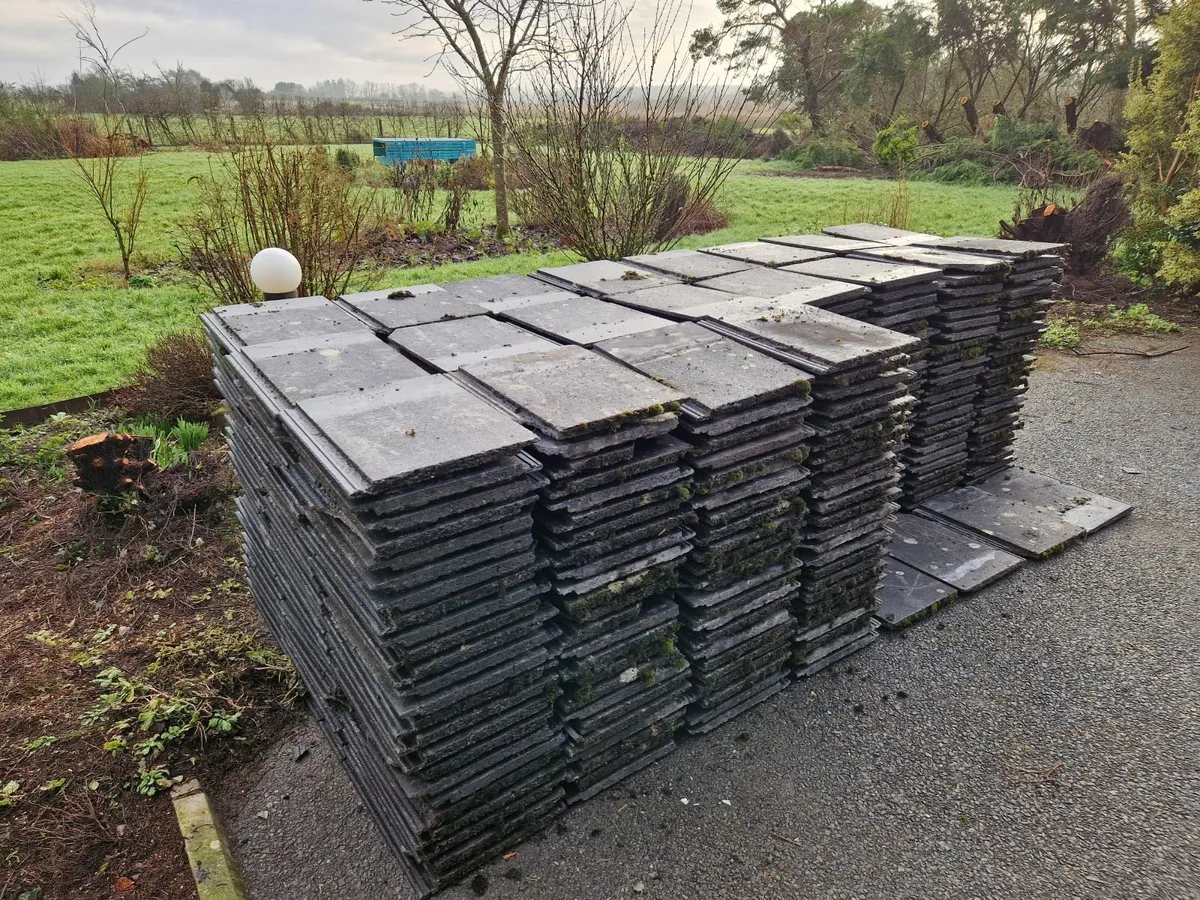 Old roof tiles - Image 3