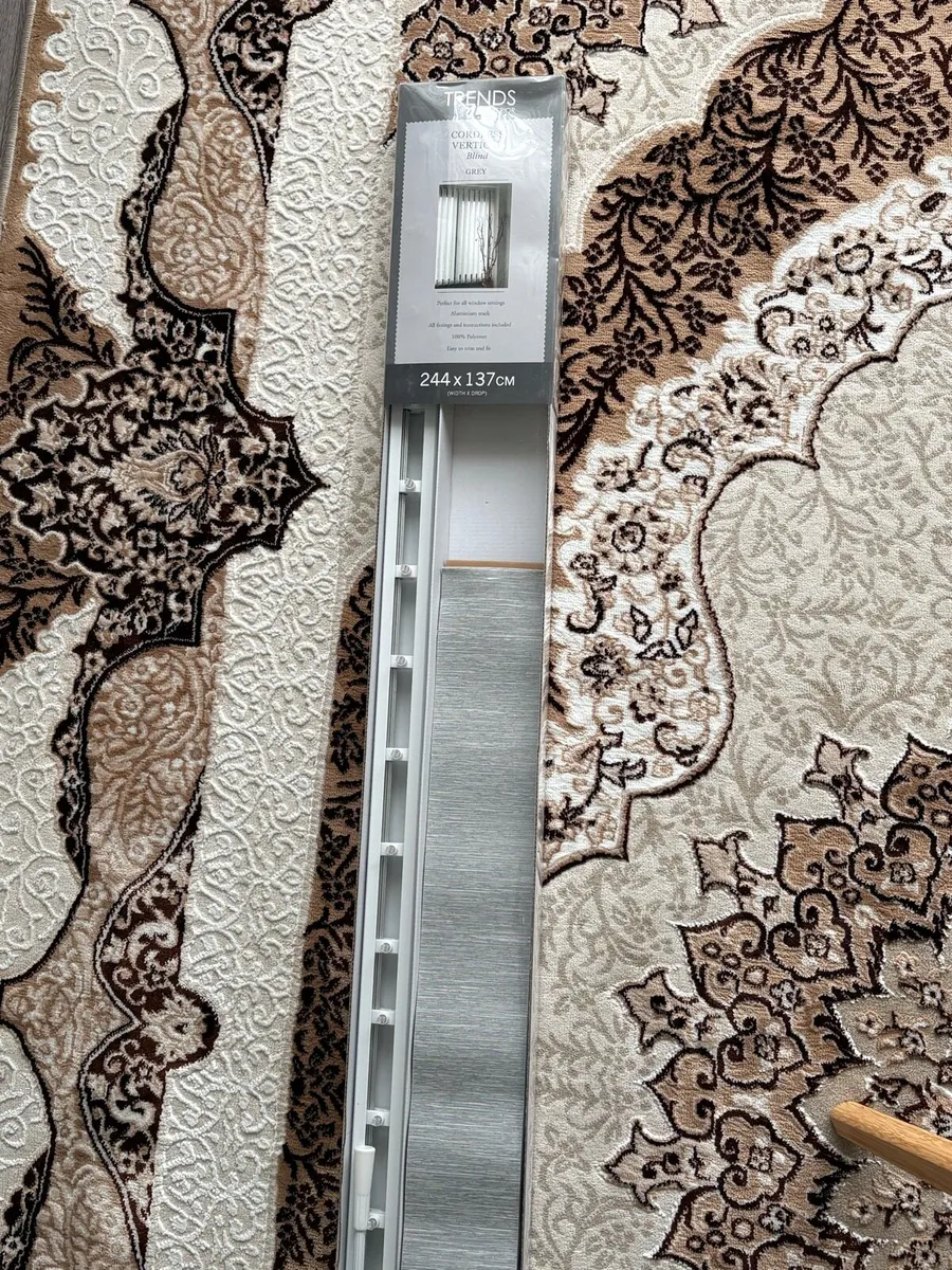 Cordless Vertical Blind Brand new - Image 4