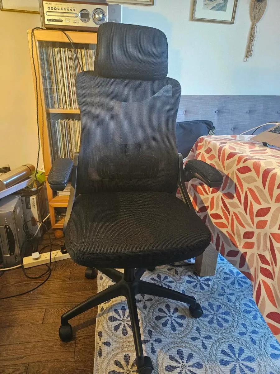 FREE Desks / Office Chairs €25 - Image 2