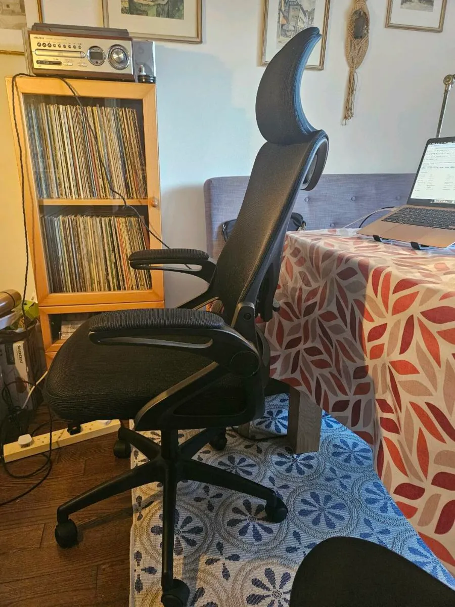 FREE Desks / Office Chairs €25 - Image 3
