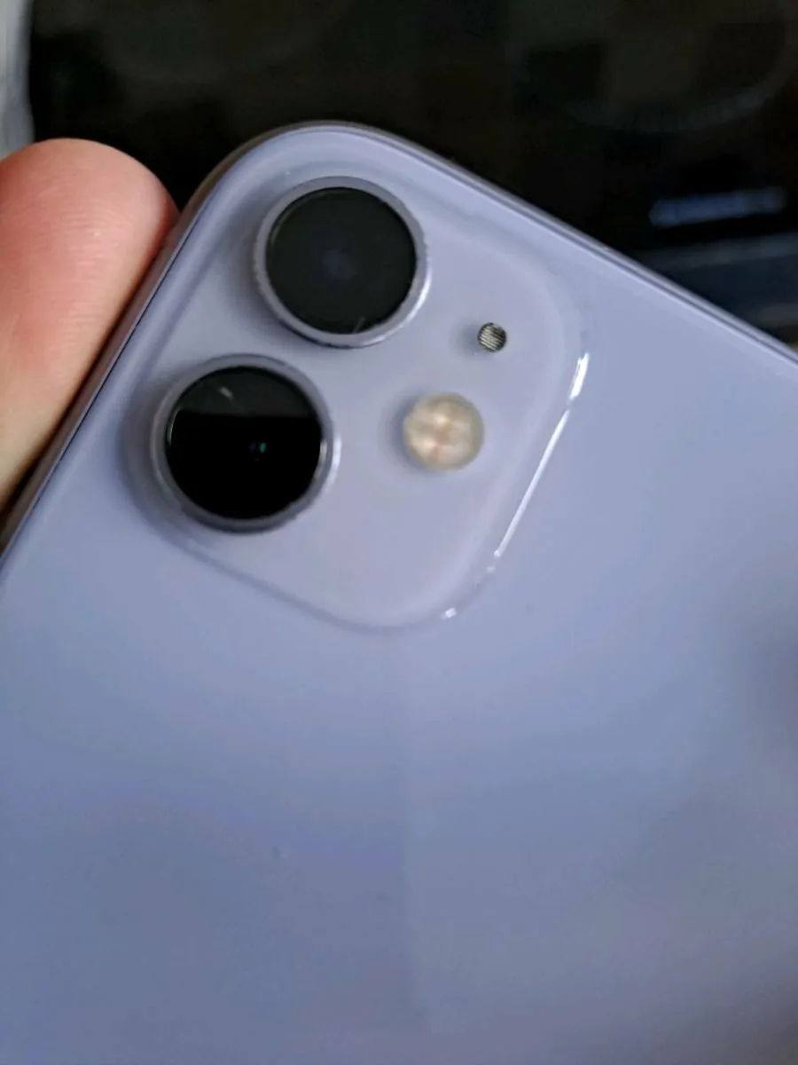 Iphone 11 - Image 3