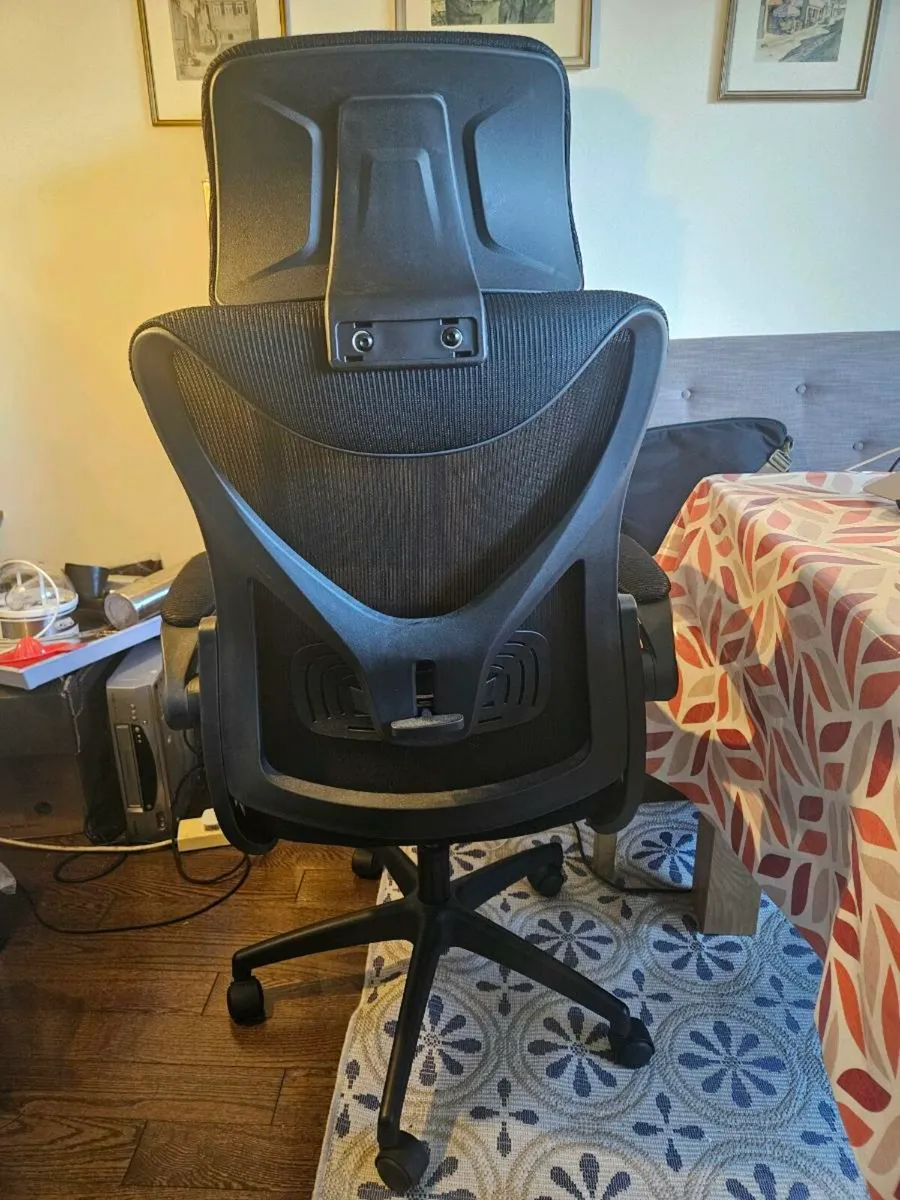 FREE Desks / Office Chairs €25 - Image 4