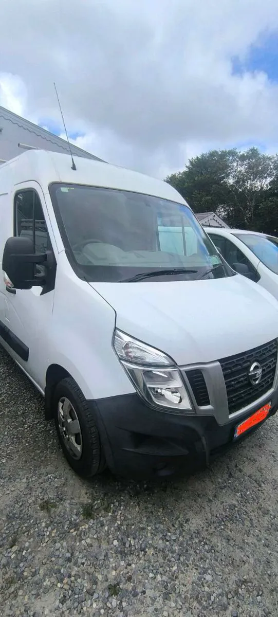 Nissan NV400 2016 - Image 2