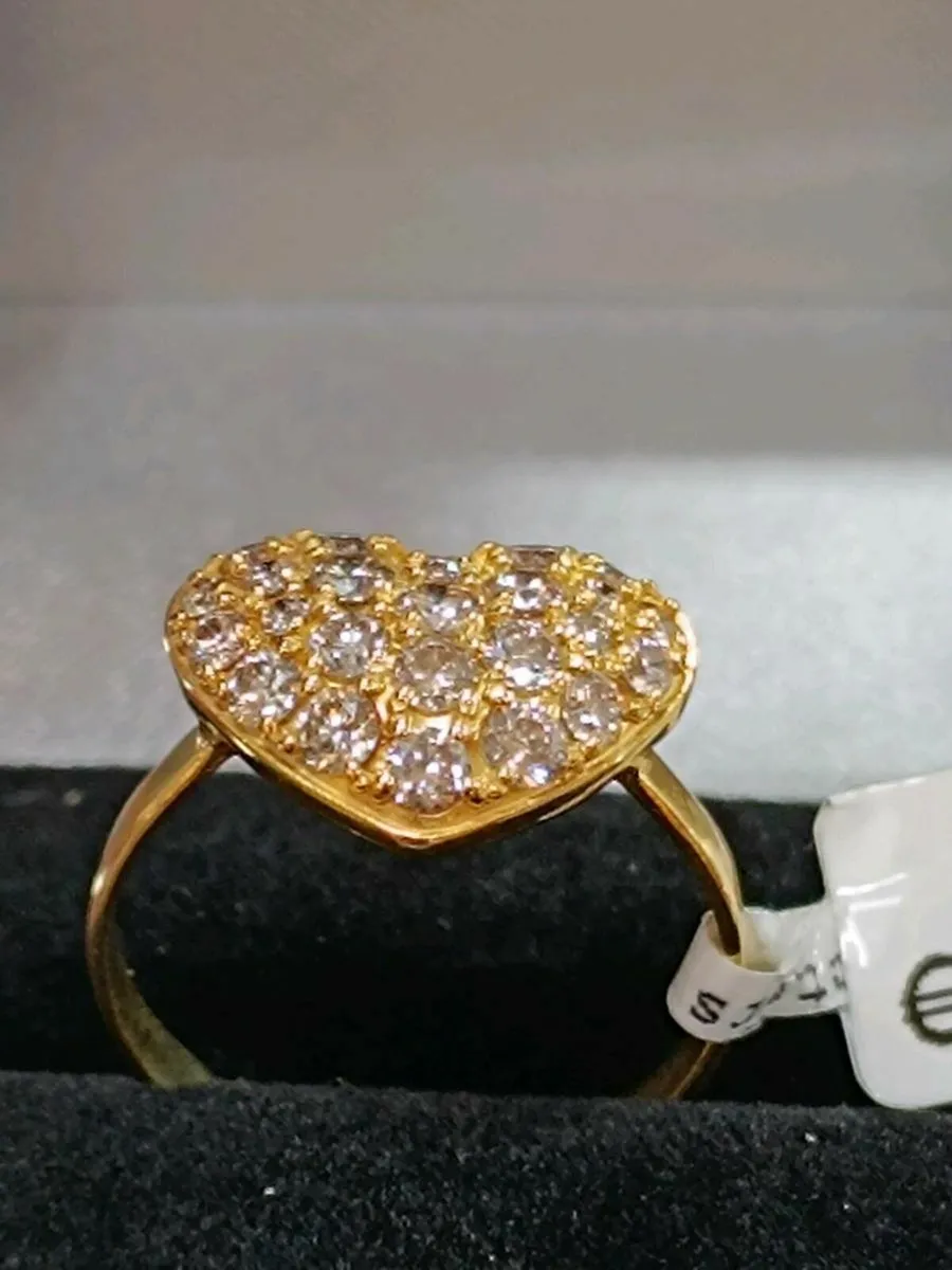 Heart Diamond Cluster Ring , 18k Yellow Gold - Image 2
