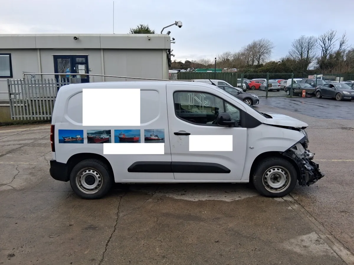 24 TOYOTA PROACE  CITY 1.5 (for parts only) - Image 3