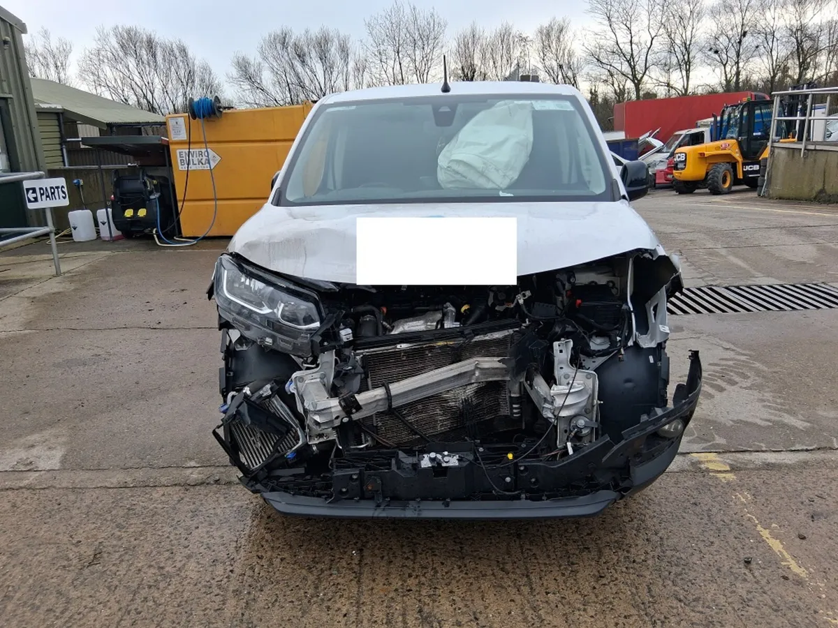 24 TOYOTA PROACE  CITY 1.5 (for parts only) - Image 2