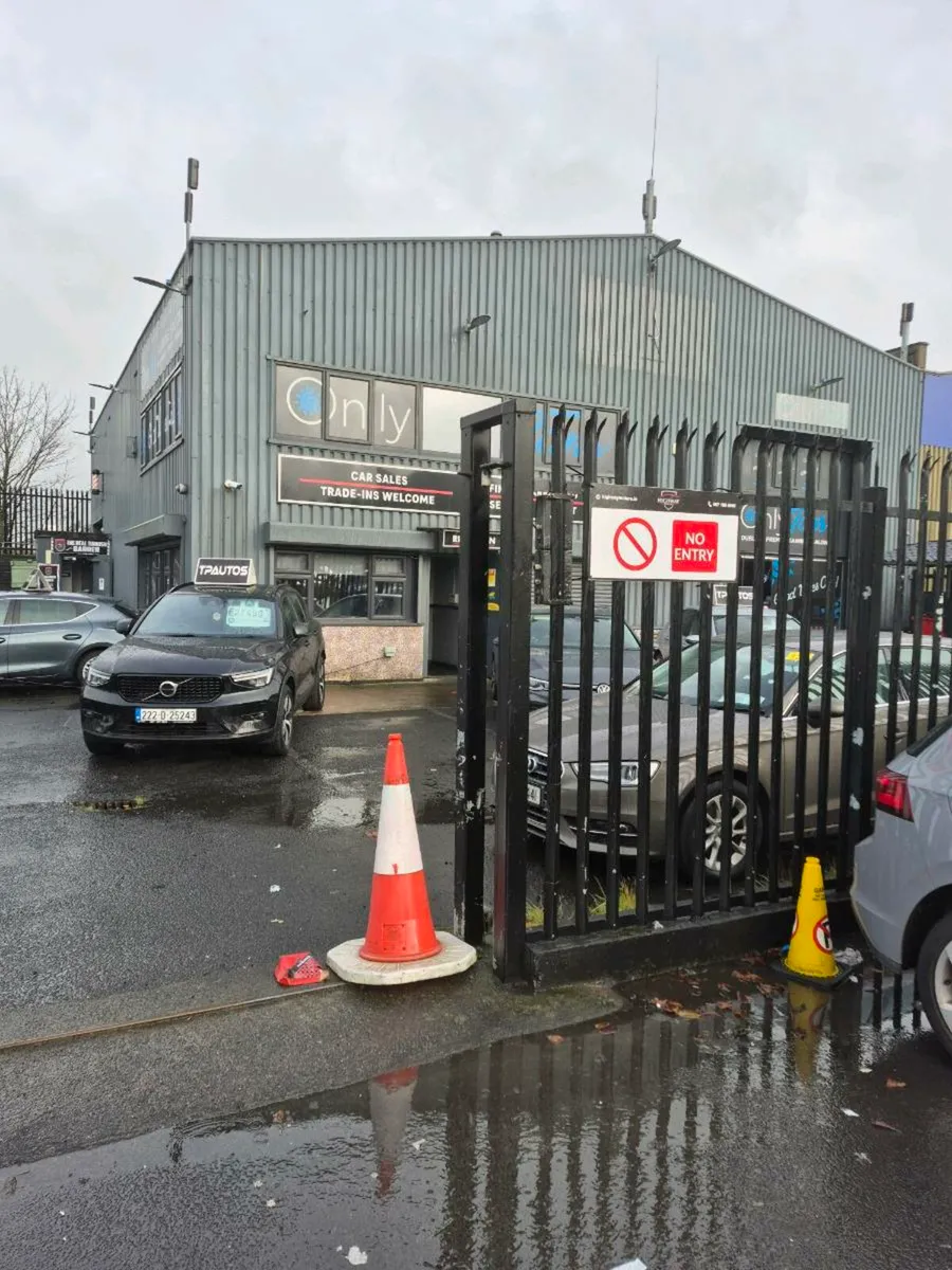 Garage Forecourt & Office for RENT - Image 2