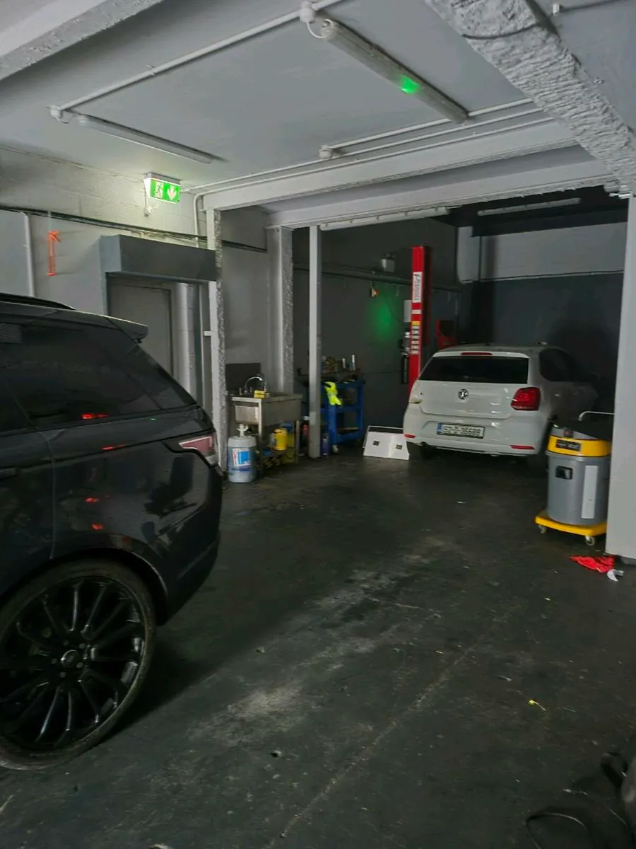 Garage Forecourt & Office for RENT - Image 4