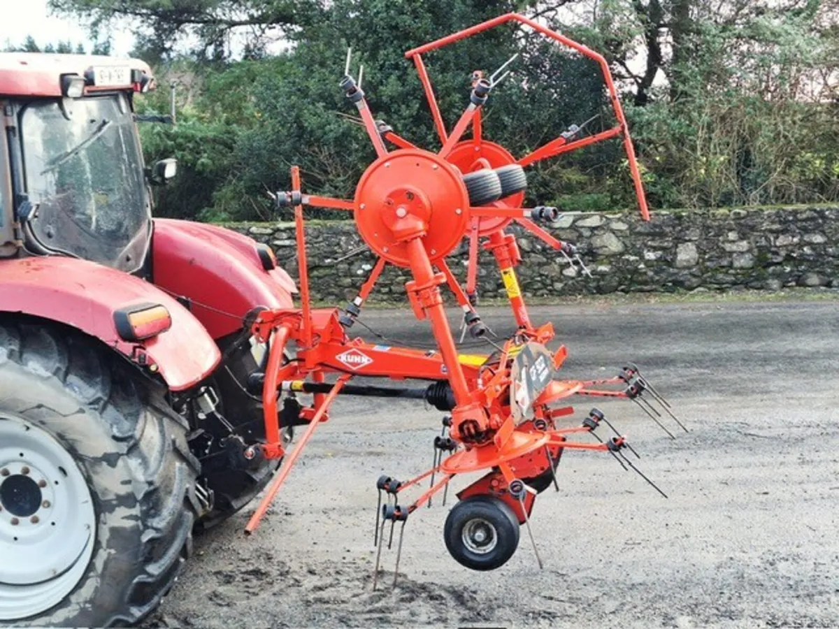 2019 Kuhn GF502 Tedder 25424 - Image 3