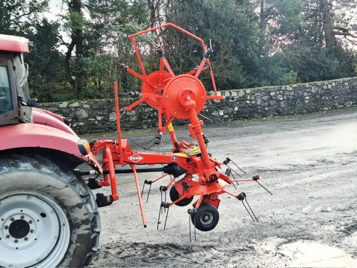 2019 Kuhn GF502 Tedder 25424 - Image 2