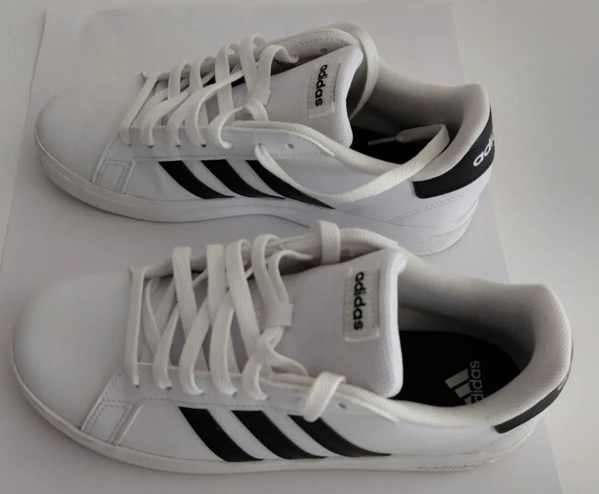 Addidas shoes - Image 1