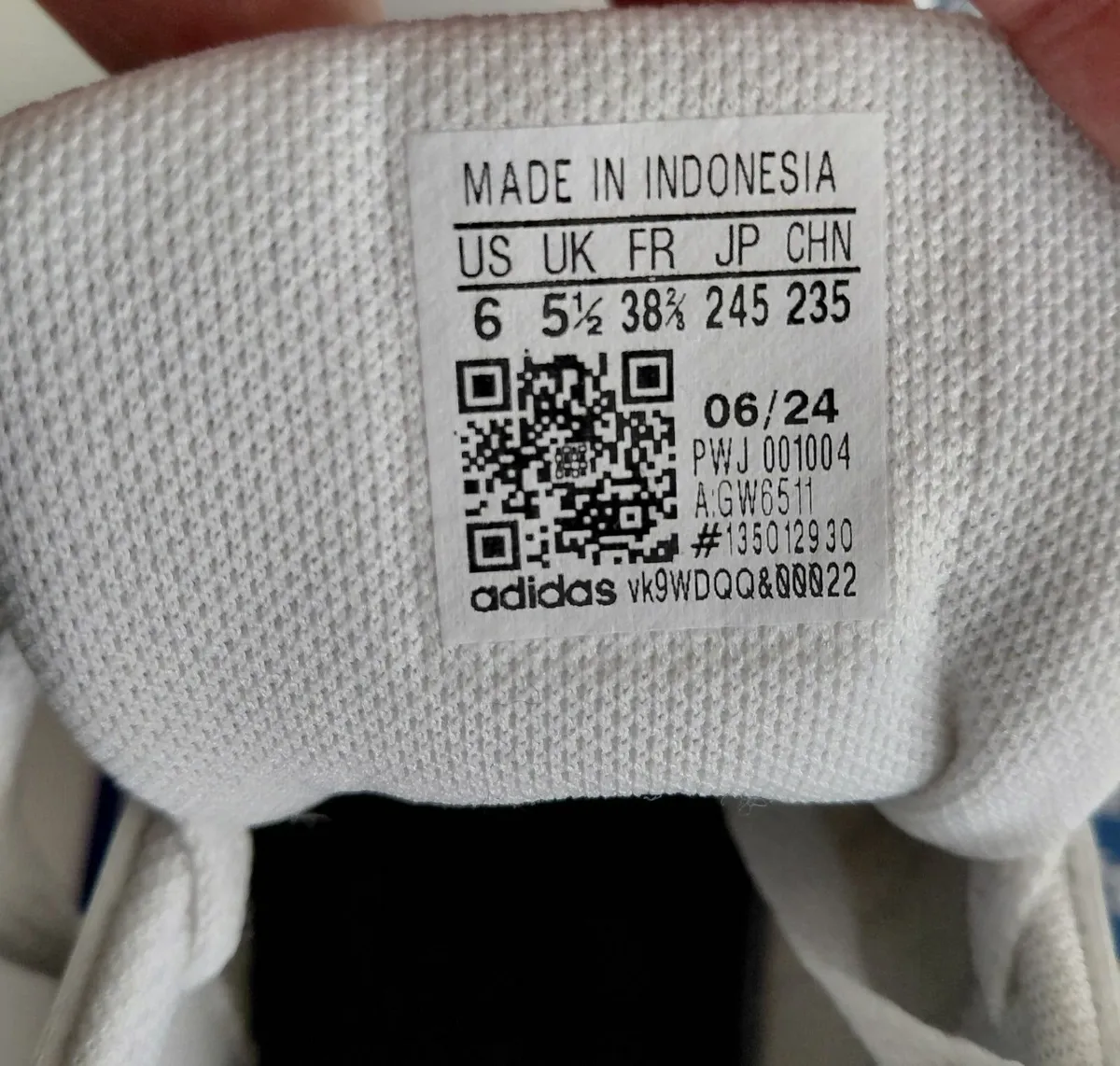 Addidas shoes - Image 2