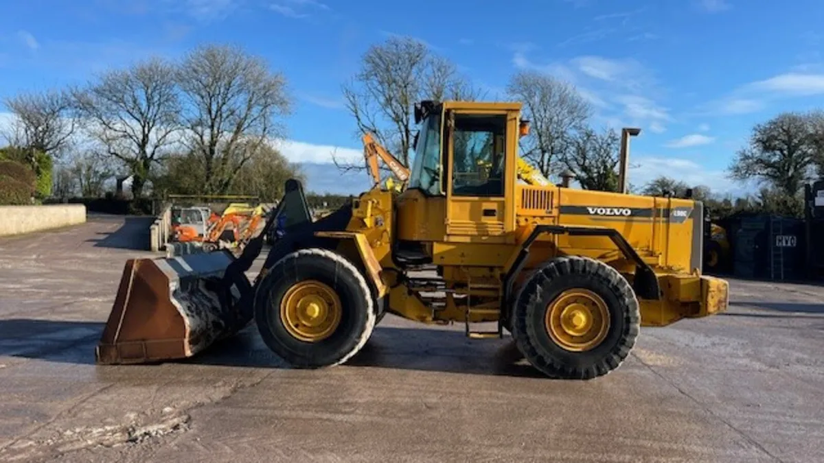 1997 Volvo L90 C - Image 1