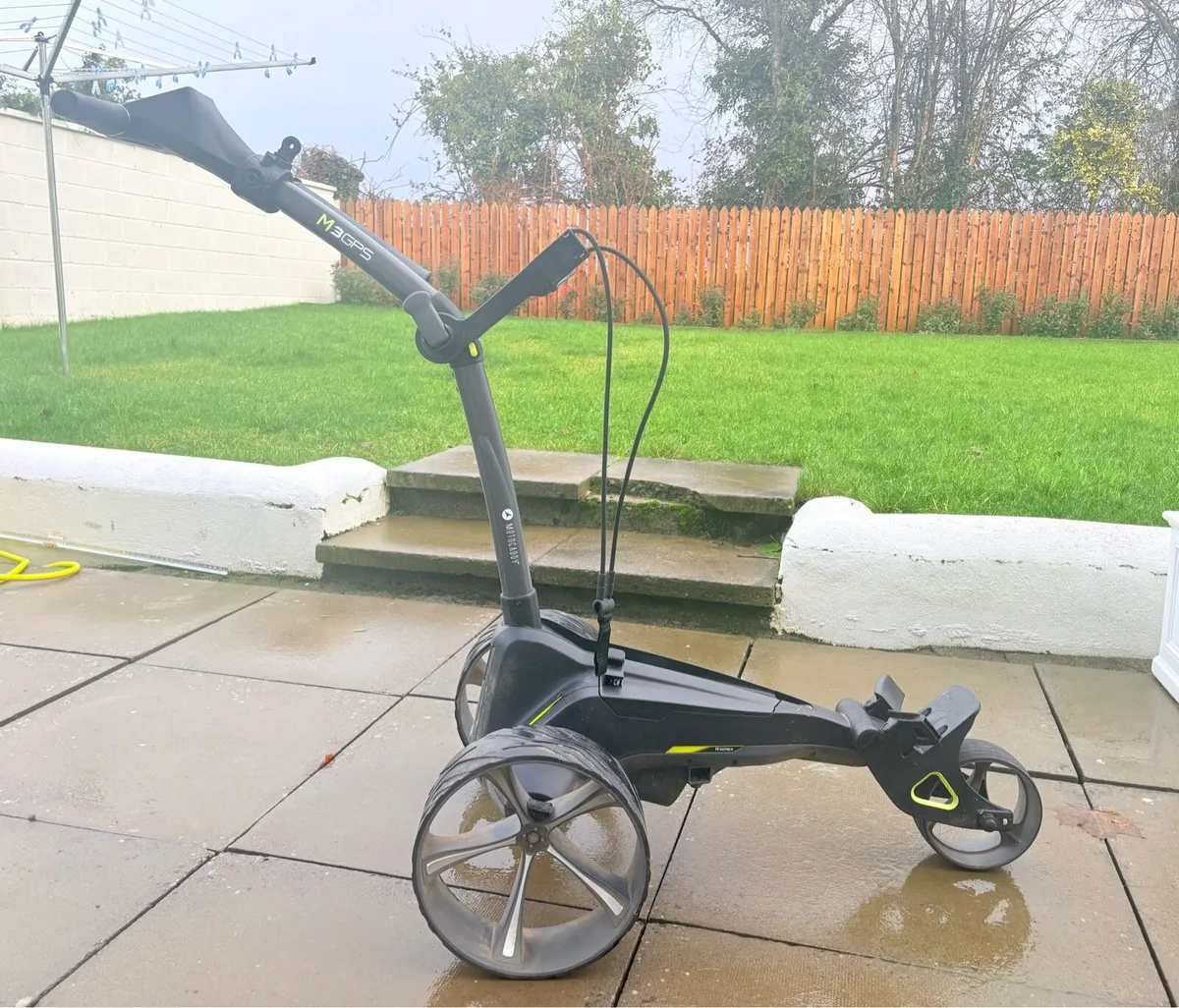 Motocaddy M3 GPS Trolley - Image 1