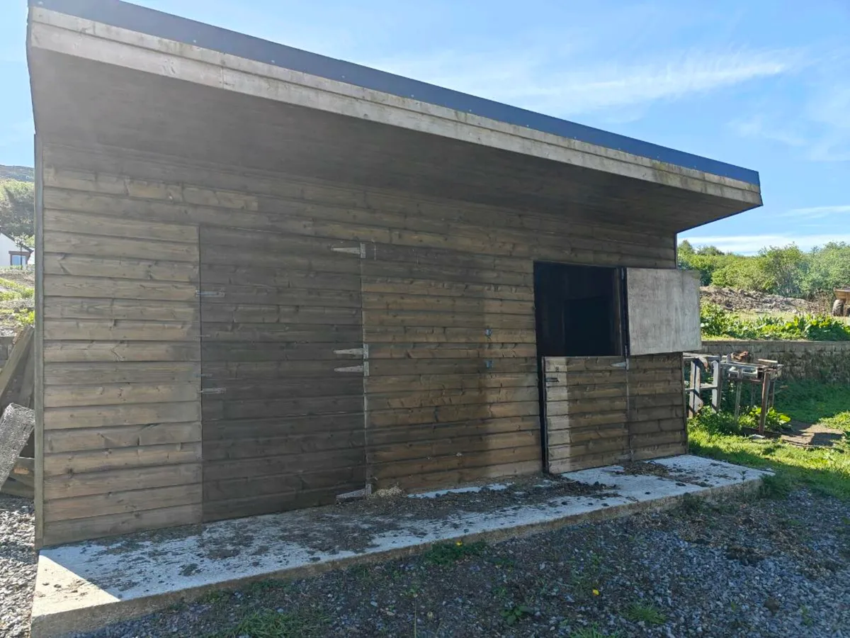 Horse Shed - Image 3