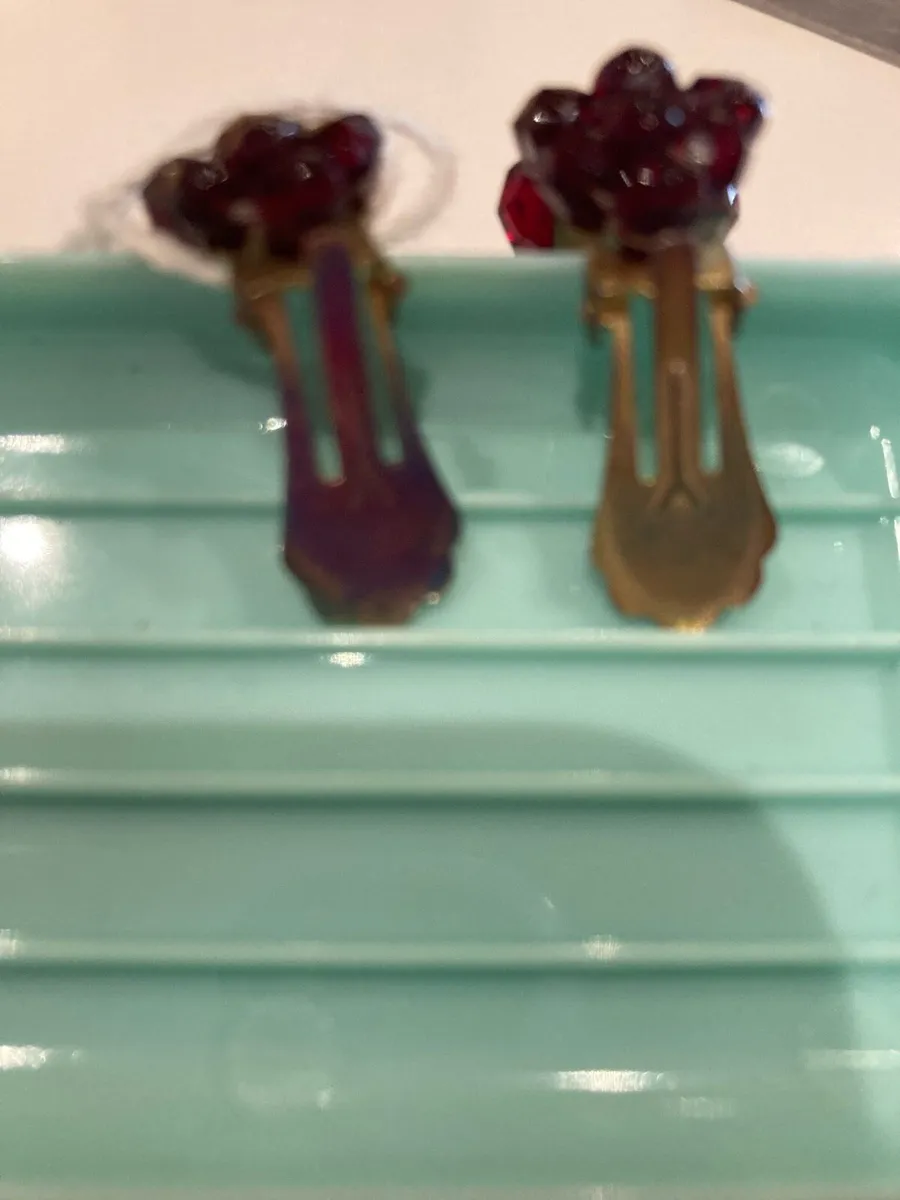 Vintage garnet clip on earrings - Image 3