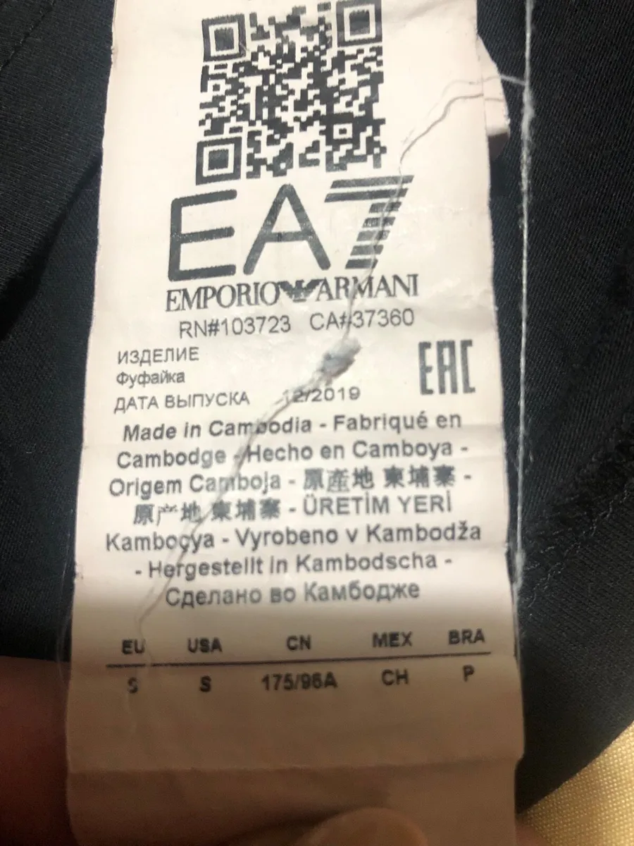 Mens Armani teeshirt size S €10 - Image 3