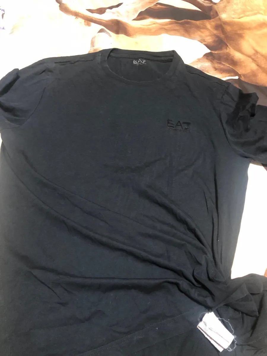 Mens Armani teeshirt size S €10 - Image 1