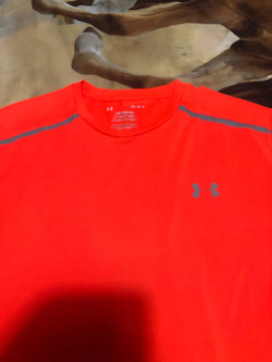 Mens under armour teeshirt size M €5 - Image 2